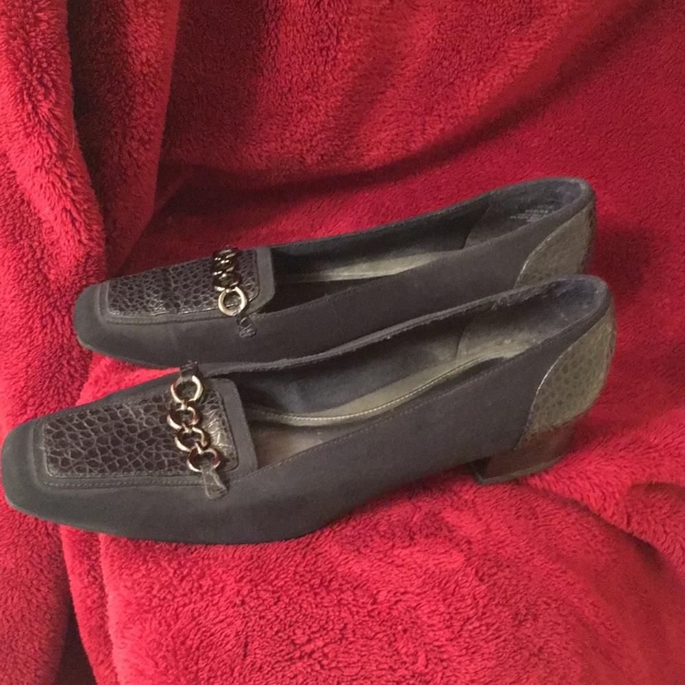 LifeStride navy blue slip on dress shoes. Size 10M